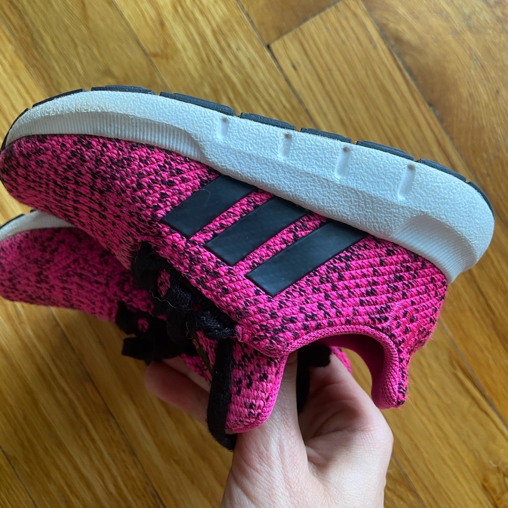 Adidas swift run toddler girl 7!! Like new